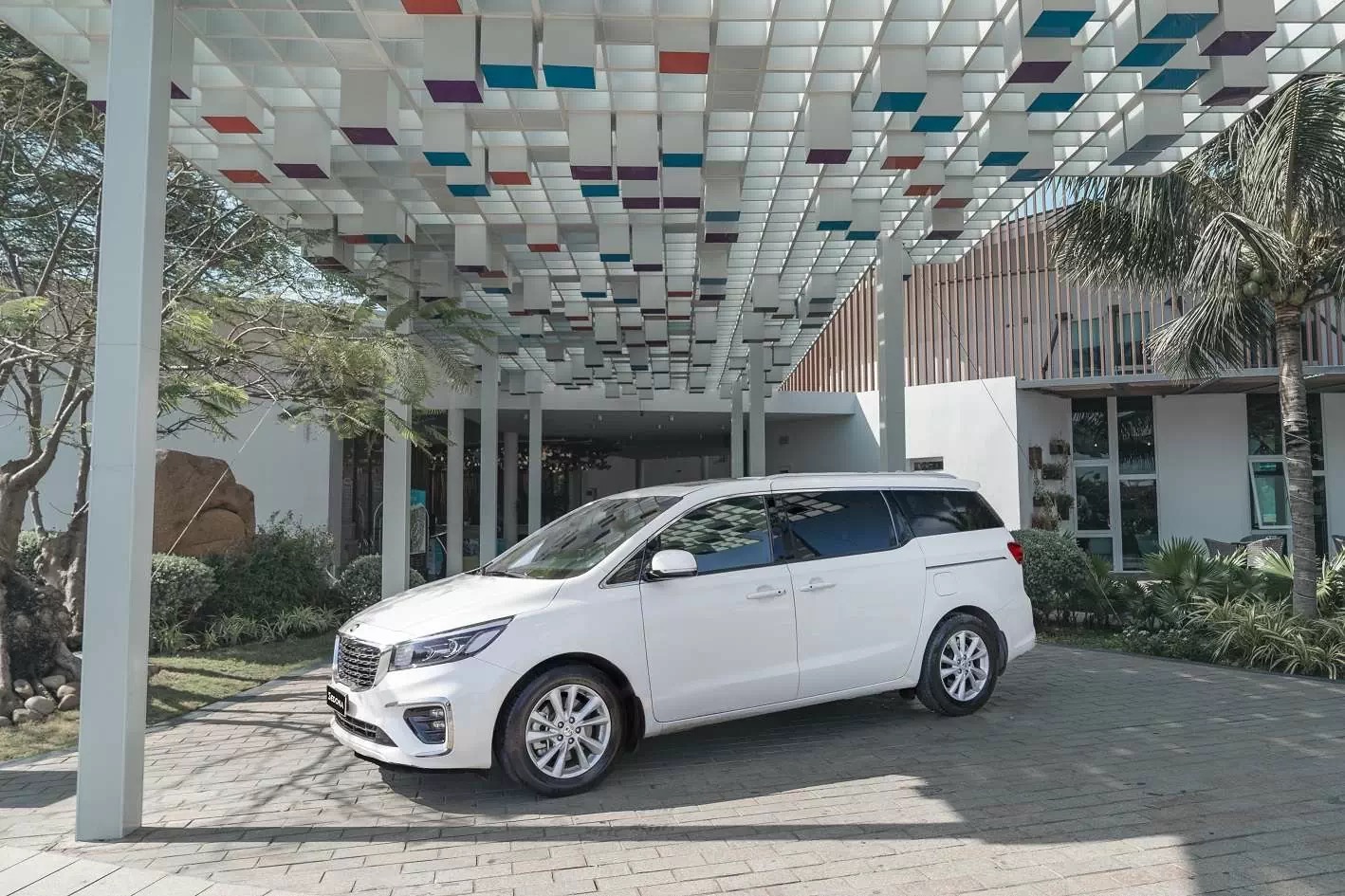 Kia Sedona Signature: Xứng tầm đẳng cấp xe gia đình 7 chỗ cỡ lớn