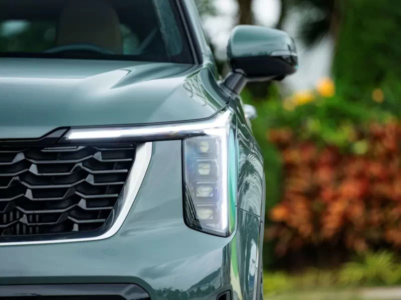 New Sorento Hybrid - Ngoai that - Den Star-Map bieu tuong