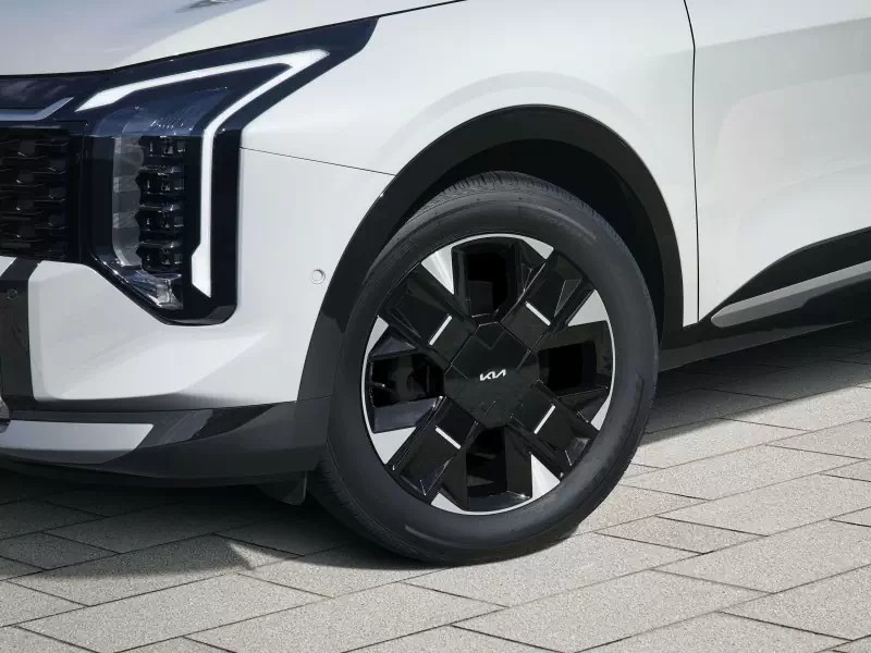 New Sportage - Ngoai that - Mam xe thiet ke moi